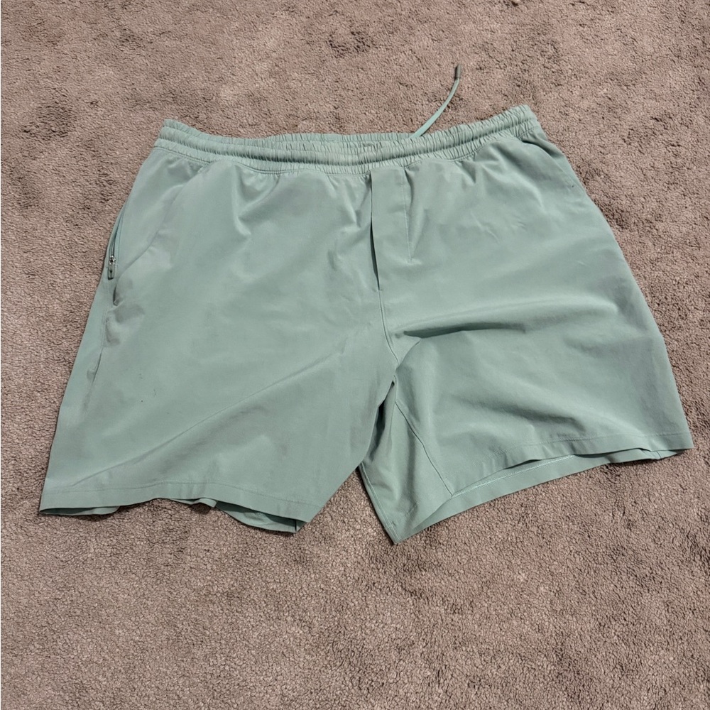 lululemon athletica Men's Mint Green Athletic Shorts XXL 7”